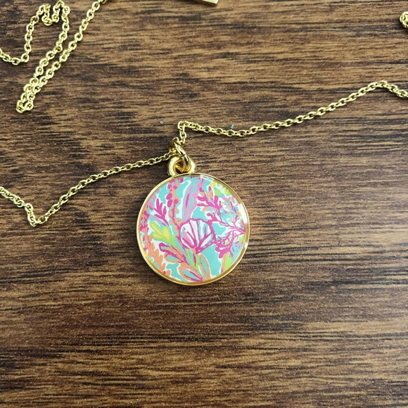 Lilly Pulitzer “scuba to Cuba” pendant necklace
